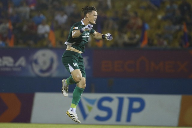 L&ecirc; Giang Patrik được gọi l&ecirc;n đội tuyển Việt Nam, sẵn s&agrave;ng cạnh tranh Nguyễn Filip, Văn L&acirc;m: Xu&acirc;n Son th&igrave; sao? - Ảnh 1.