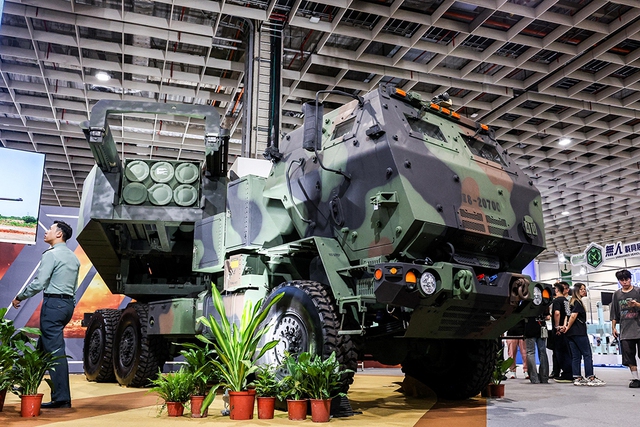Đ&agrave;i Loan mua vũ kh&iacute; HIMARS từ Mỹ trong năm 2026 để tăng cường Ph&ograve;ng vệ - Ảnh 1.