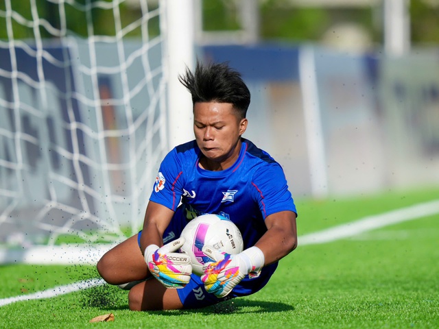 'Người nhện' của Trường ĐH Sư phạm TP.HCM: Thần tượng thủ m&ocirc;n Trung Ki&ecirc;n, bắt b&oacute;ng như De Gea- Ảnh 2.