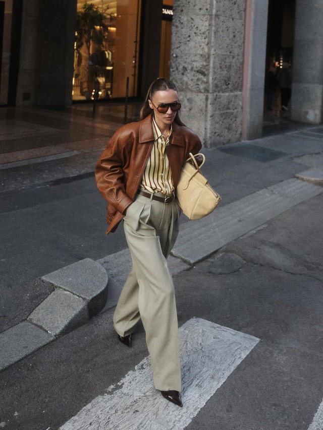 Quần tây xếp ly thanh lịch, thoải mái trở lại mạnh mẽ trên đường phố- Ảnh 5.