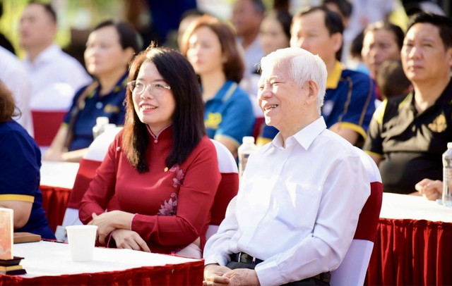 B&agrave; Nguyễn Thị &Aacute;nh Hoa: Hơn 25 năm nỗ lực đ&oacute;ng g&oacute;p cho sự ph&aacute;t triển TP.HCM- Ảnh 4.