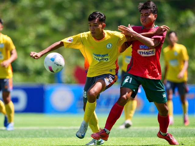 Trường ĐH C&ocirc;ng nghệ Đồng Nai 'lĩnh ấn ti&ecirc;n phong' v&agrave;o tứ kết: Bước ngoặt thẻ đỏ- Ảnh 1.