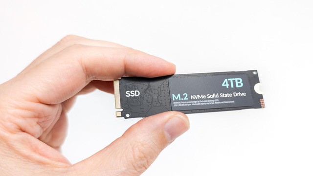C&oacute; n&ecirc;n mua ổ SSD gi&aacute; rẻ để tiết kiệm? - Ảnh 1.
