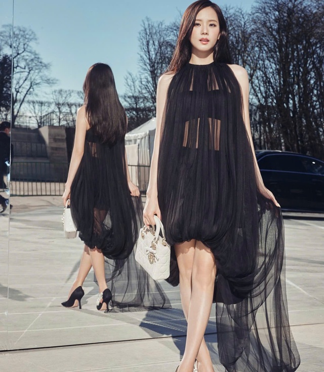 Jisoo (BlackPink) nhận giải thưởng tại LHP Canneseries d&ugrave; diễn xuất g&acirc;y tranh c&atilde;i - Ảnh 1.