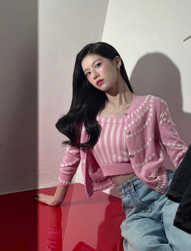 Go Yoon Jung khiến Chanel 'n&oacute;ng mắt' v&igrave; h&agrave;nh động k&eacute;m duy&ecirc;n - Ảnh 3.