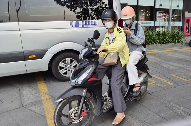 Gi&aacute; xăng tăng, 'đi chung xe' bỗng n&ecirc;n hot trở lại - Ảnh 2.