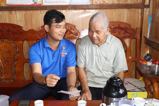 Để cử tri l&agrave; người yếu thế được tham gia ng&agrave;y hội bầu cử - Ảnh 9.