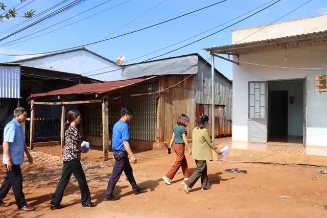 Để cử tri l&agrave; người yếu thế được tham gia ng&agrave;y hội bầu cử - Ảnh 1.