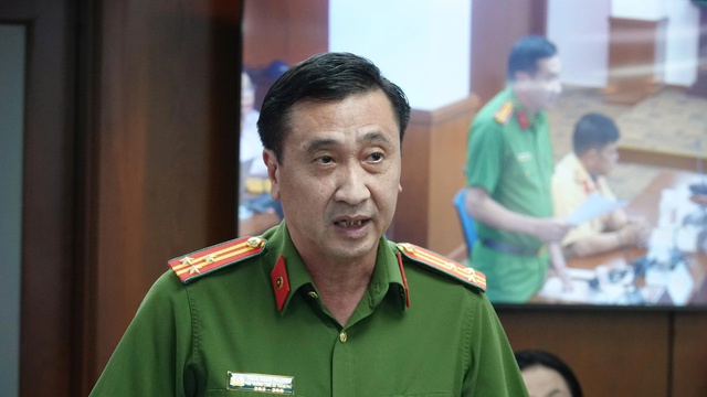 Đổ xăng dầu rồi r&uacute;t ra để mua tiếp nhằm t&iacute;ch trữ: C&ocirc;ng an TP.HCM n&oacute;i g&igrave;? - Ảnh 1.