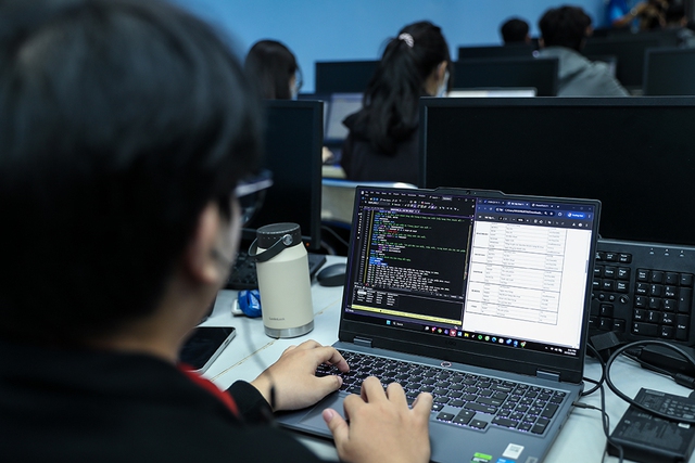 Chọn ng&agrave;nh học AI năm 2026: C&aacute;ch c&aacute;c trường quốc tế hỗ trợ sinh vi&ecirc;n th&iacute;ch nghi - Ảnh 1.