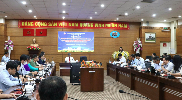 Sở GD-ĐT TP.HCM: Tr&aacute;nh hội nhập quốc tế v&igrave; mục ti&ecirc;u kh&ocirc;ng phục vụ gi&aacute;o dục - Ảnh 1.