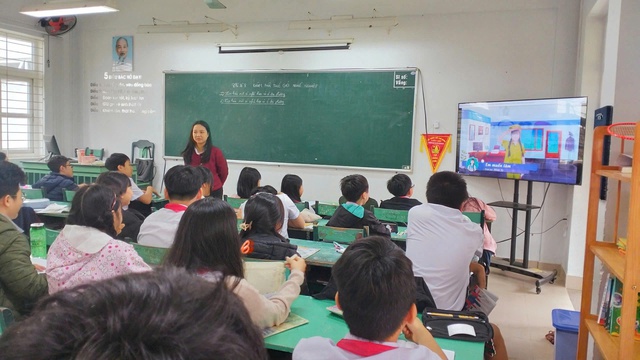 Gi&aacute;o vi&ecirc;n ở Huế viết t&acirc;m thư v&igrave; 'bị &eacute;p l&agrave;m nh&acirc;n vi&ecirc;n' - Ảnh 1.