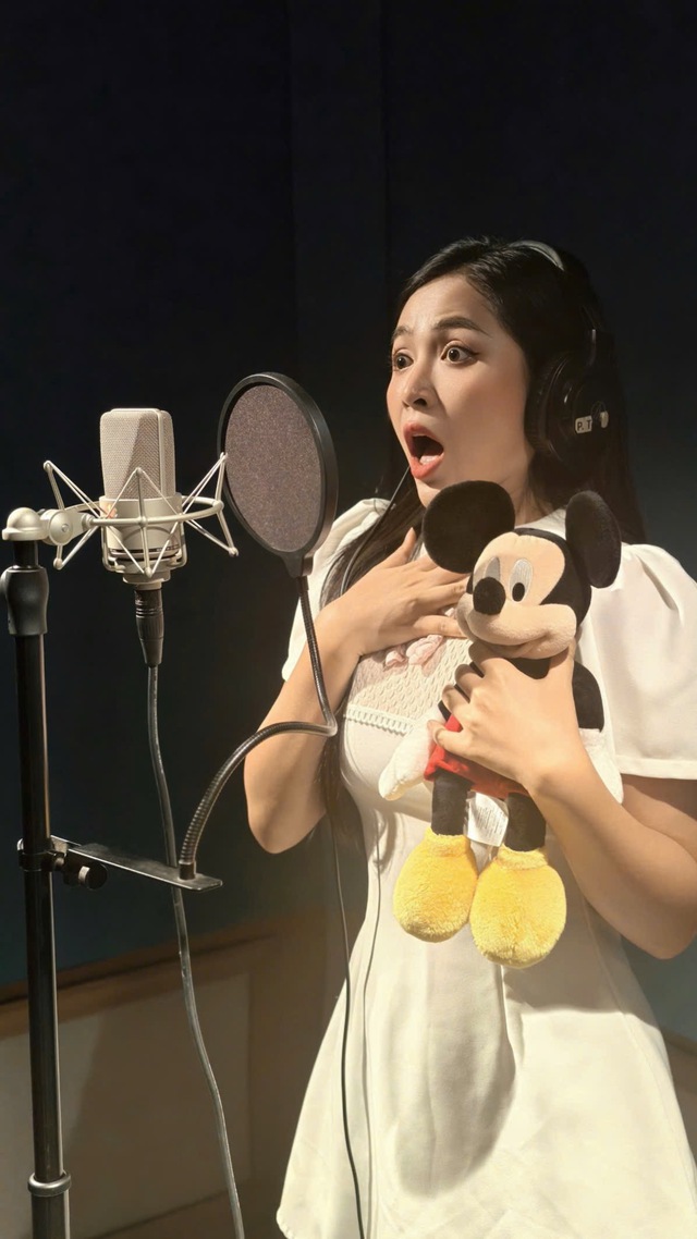 Giọng ca 'Viết tiếp c&acirc;u chuyện h&ograve;a b&igrave;nh&rsquo; tiết lộ l&yacute; do &lsquo;lấn s&acirc;n&rsquo; phim ảnh- Ảnh 1.