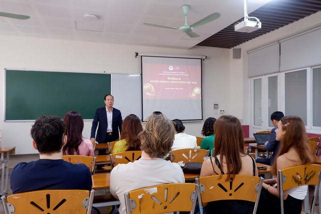 Th&aacute;o gỡ th&aacute;ch thức để ph&aacute;t triển gi&aacute;o dục xuy&ecirc;n quốc gia tại Việt Nam - Ảnh 2.