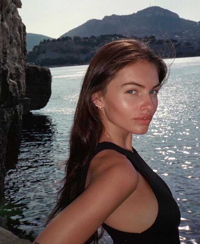 Người mẫu mệt mỏi v&igrave; danh xưng 'c&ocirc; g&aacute;i đẹp nhất thế giới' - Ảnh 5.