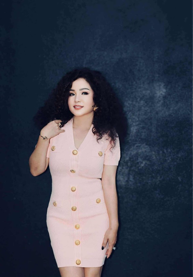 Th&uacute;y Nga tiết lộ cuộc sống ở Mỹ, trải l&ograve;ng chuyện &lsquo;mặc v&aacute;y cưới&rsquo; sau s&oacute;ng gi&oacute; - Ảnh 3.