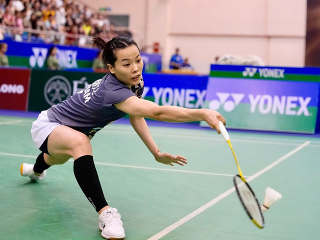 Nguyễn Th&ugrave;y Linh thắng cực hay, tiếp tục chạm tr&aacute;n đối thủ 'khủng' ở giải cầu l&ocirc;ng Thụy Sĩ mở rộng- Ảnh 1.