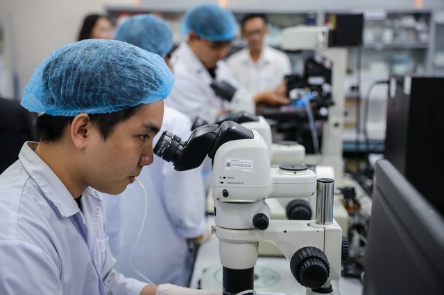 Đ&aacute;nh gi&aacute; khoa học: Kh&ocirc;ng chỉ đếm b&agrave;i b&aacute;o m&agrave; phải xem t&aacute;c động thực tế - Ảnh 1.