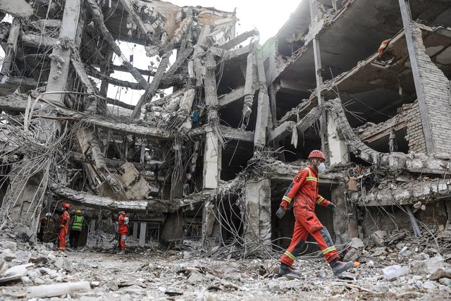 Israel tấn c&ocirc;ng Iran 2026: Chiến lược mới k&iacute;ch th&iacute;ch nổi dậy từ người d&acirc;n - Ảnh 1.