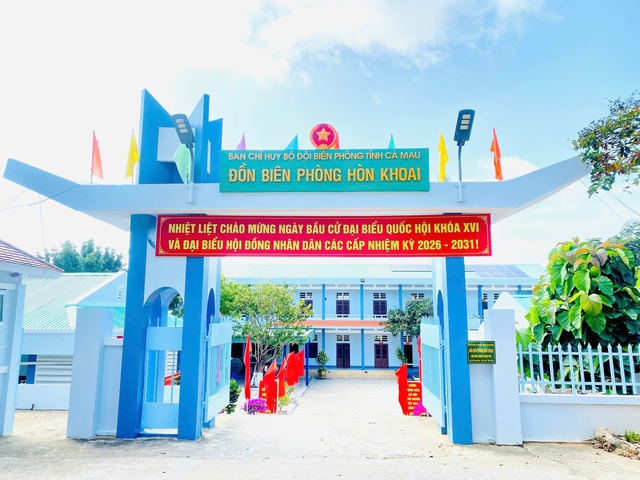 Bầu cử Quốc Hội: Cử tri H&ograve;n Chuối, H&ograve;n Khoai vượt s&oacute;ng bỏ phiếu sớm - Ảnh 4.