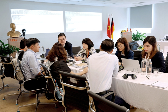 VGU với vai tr&ograve; đ&agrave;o tạo quản trị cho Trung t&acirc;m T&agrave;i ch&iacute;nh quốc tế Việt Nam - Ảnh 1.