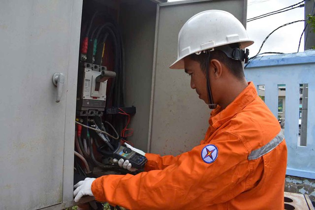 EVNSPC chủ động nhiều giải ph&aacute;p đảm bảo điện m&ugrave;a nắng n&oacute;ng - Ảnh 5.