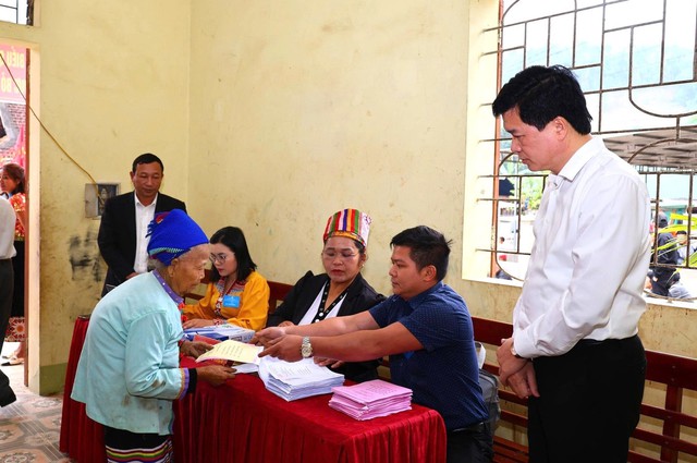 55 khu vực bầu cử ở Nghệ An bỏ phiếu sớm- Ảnh 4.