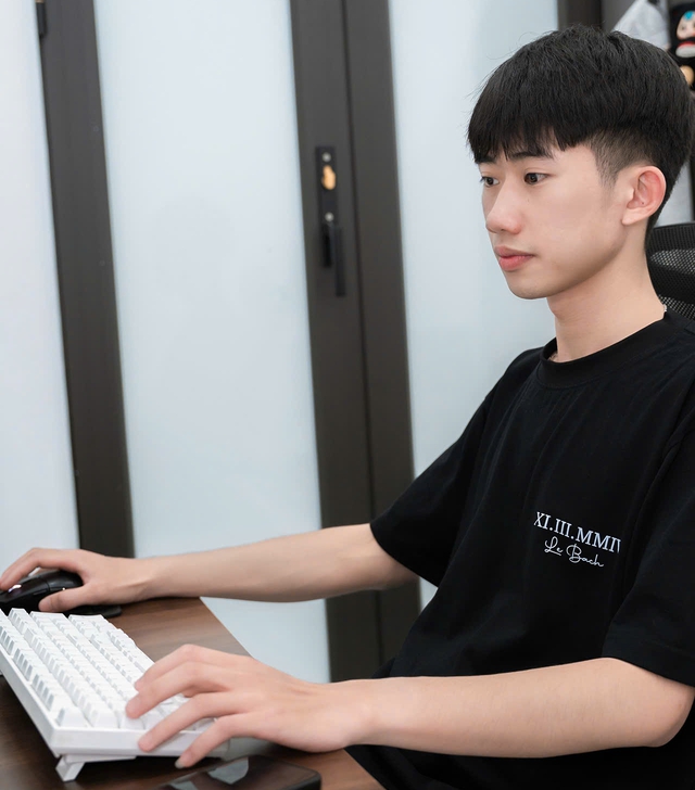 Ai l&agrave; chủ t&agrave;i khoản Threads kh&ocirc;ng avatar, kh&ocirc;ng đăng b&agrave;i c&oacute; hơn 50.000 người theo d&otilde;i? - Ảnh 2.