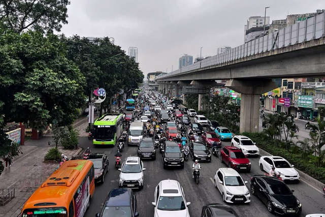  Rào 1,2 km đường Nguyễn Trãi để xây cống chống ngập- Ảnh 1.