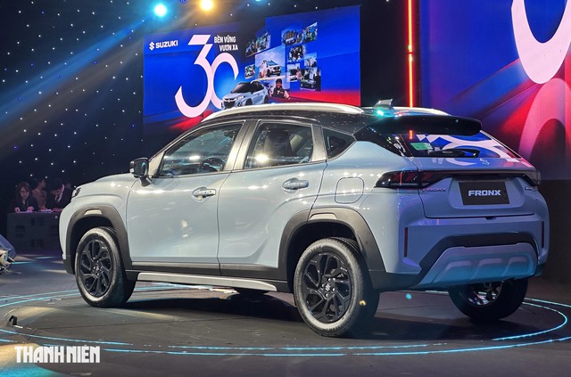 Doanh số 'ế ẩm', SUV Nhật Suzuki Fronx giảm gi&aacute; đến 70 triệu để k&iacute;ch cầu - Ảnh 2.