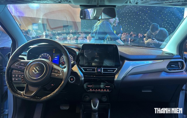 Doanh số 'ế ẩm', SUV Nhật Suzuki Fronx giảm gi&aacute; đến 70 triệu để k&iacute;ch cầu - Ảnh 3.