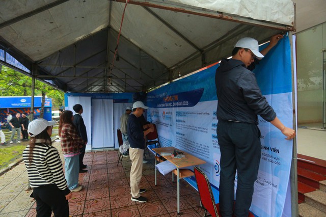  'Sức n&oacute;ng' trước giờ khai mạc Chương tr&igrave;nh Tư vấn m&ugrave;a thi 2026 tại Quảng Trị - Ảnh 2.