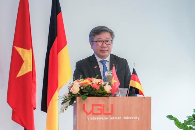 VGU với vai tr&ograve; đ&agrave;o tạo quản trị cho Trung t&acirc;m T&agrave;i ch&iacute;nh quốc tế Việt Nam - Ảnh 3.