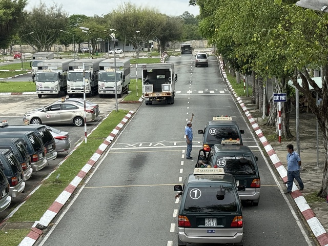 Thi s&aacute;t hạch bằng l&aacute;i xe ở TP.HCM: Phải qu&eacute;t m&atilde; QR đ&oacute;ng lệ ph&iacute; từ ng&agrave;y 16.3- Ảnh 3.