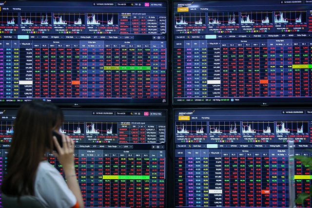 Chứng khoán liên tục giảm- Ảnh 2.