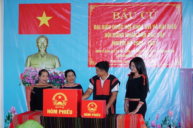 Bầu cử Quốc hội: Cử tri v&ugrave;ng bi&ecirc;n giới Đắk Lắk kỳ vọng v&agrave;o ng&agrave;y hội lớn  - Ảnh 4.