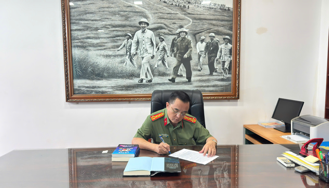 Đại t&aacute; Huỳnh Ngọc Li&ecirc;m chỉ mẹo ph&ograve;ng tr&aacute;nh lộ dữ liệu c&aacute; nh&acirc;n khi d&ugrave;ng AI- Ảnh 3.