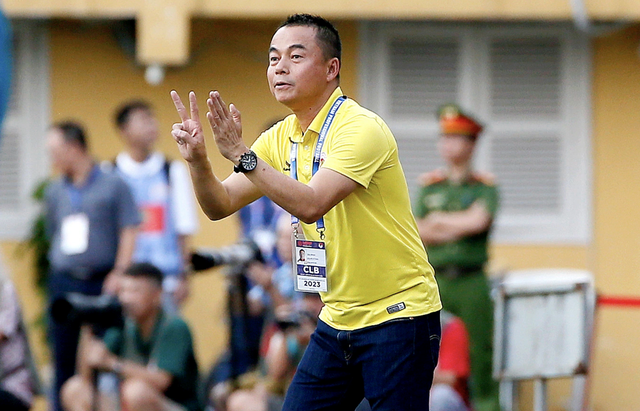  Ông Trần Tiến Đại chạm trán ‘nảy lửa’ HLV Huỳnh Đức, PVF-CAND thoát đáy?- Ảnh 1.