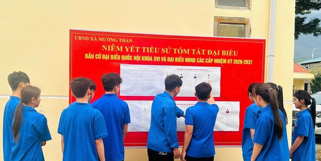Đưa thông tin bầu cử về với bản làng vùng cao Lai Châu- Ảnh 6. Đưa thông tin bầu cử về với bản làng vùng cao Lai Châu - Ảnh 6.