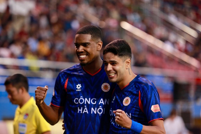  HLV Vũ Tiến Thành thua tài trí ông Polking rồi!- Ảnh 1.