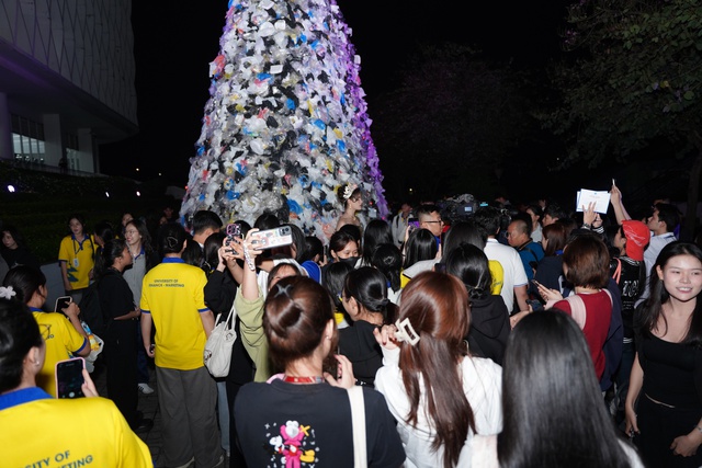 Người trẻ rủ nhau đi xem rác… biến hình- Ảnh 2. Người trẻ rủ nhau đi xem rác… biến hình- Ảnh 2.