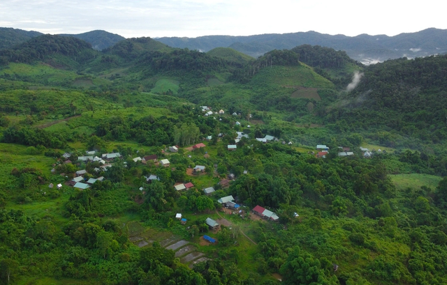 Làng biệt lập ở Gia Lai hoàn thành bầu cử sớm giữa núi cao - Ảnh 4.