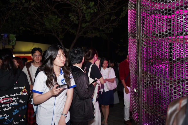 Người trẻ rủ nhau đi xem rác… biến hình- Ảnh 4. Người trẻ rủ nhau đi xem rác… biến hình- Ảnh 4.