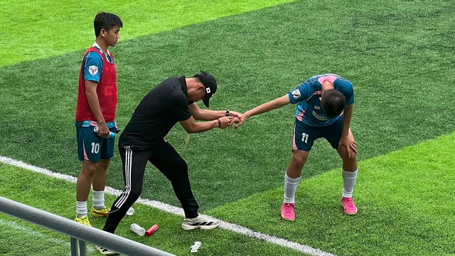 Trường ĐH Sư phạm TP.HCM tạm biệt TNSV THACO cup 2026 bằng sự kiên cường- Ảnh 2.