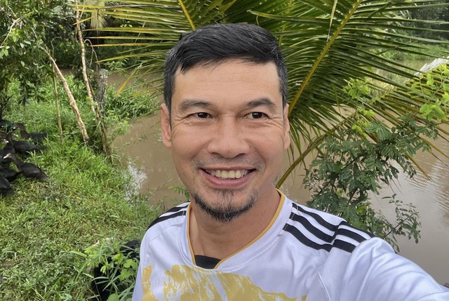 Tiết Cương tiết lộ 2 người ơn trong nghề, nói về mối quan hệ với Việt Hương- Ảnh 1.