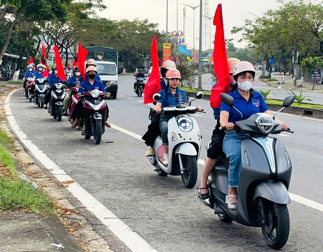 Thanh ni&ecirc;n g&oacute;p sức v&agrave;o th&agrave;nh c&ocirc;ng của cuộc bầu cử - Ảnh 1.