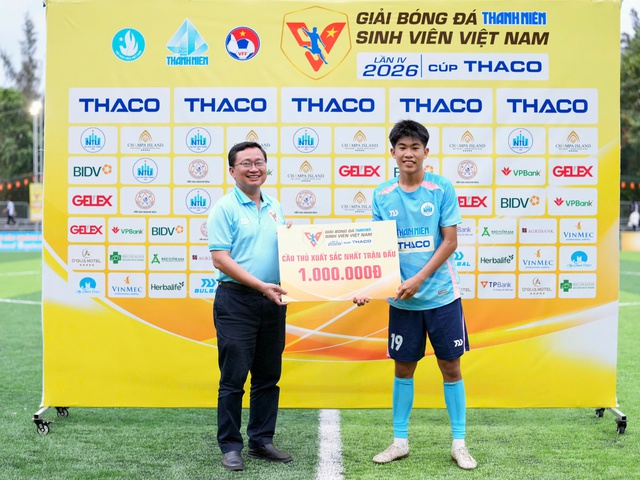 Phước 'Neymar' có bạn gái nhờ đá bóng hay- Ảnh 3. Phước 'Neymar' có bạn gái nhờ đá bóng hay- Ảnh 3.