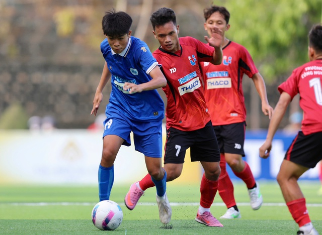 Phước 'Neymar' có bạn gái nhờ đá bóng hay- Ảnh 2. Phước 'Neymar' có bạn gái nhờ đá bóng hay- Ảnh 2.