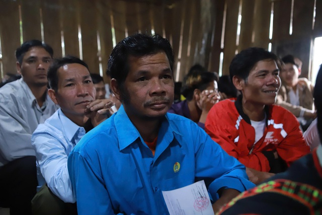 Làng biệt lập ở Gia Lai hoàn thành bầu cử sớm giữa núi cao - Ảnh 2.