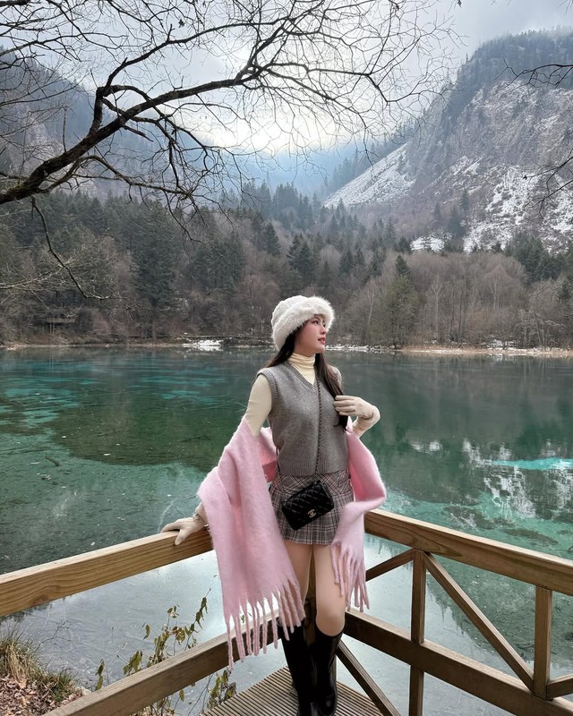 Bản phối đơn giản bỗng hóa ấn tượng nhờ chiếc áo gile- Ảnh 2.